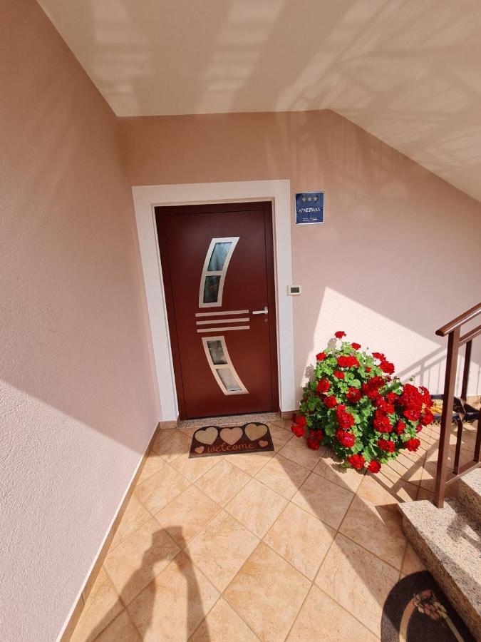 אומאג Apartment Ornela מראה חיצוני תמונה